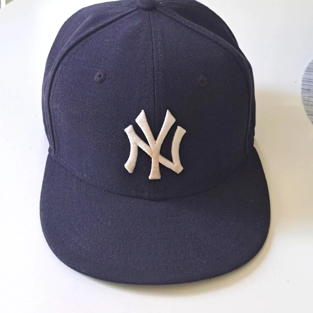 MLB New Era New York Yankkes Classic Baseball Hat size 7 1/4